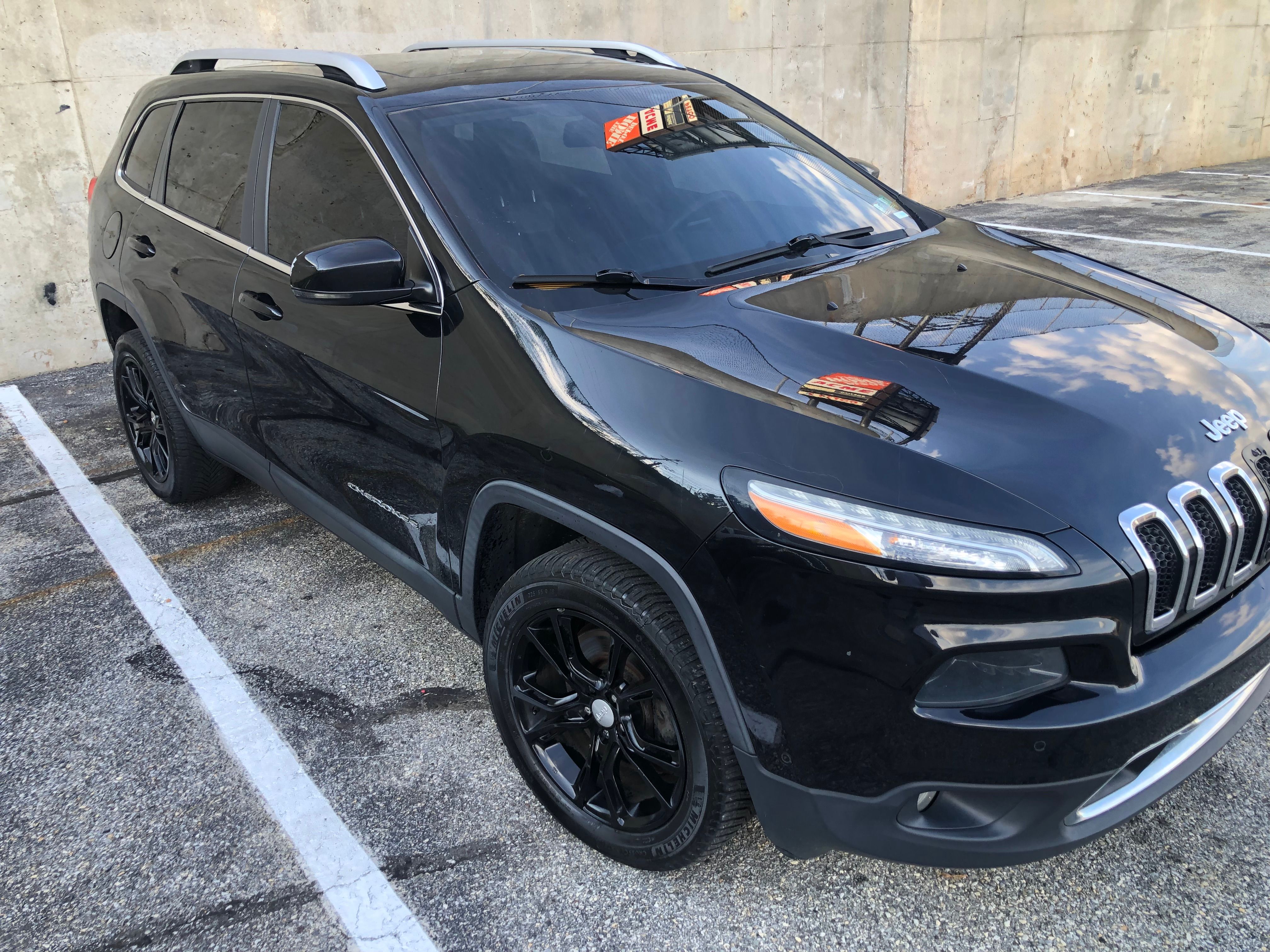 Used 2014 Jeep Cherokee Limited w/ Technology Group AWD/4WD image 1