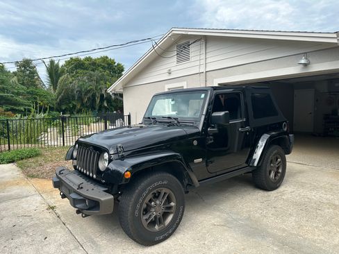 Used 2016 Jeep Wrangler Sahara AWD/4WD image 2