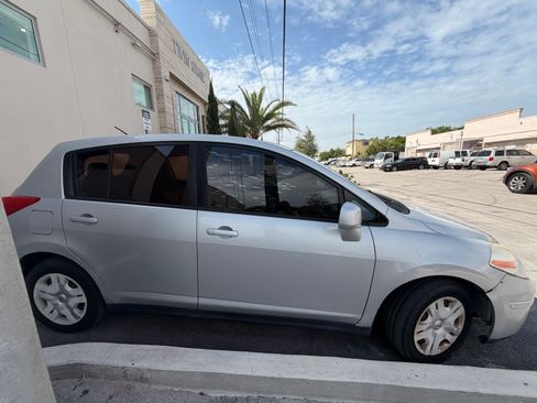 Used 2012 Nissan Versa 1.8 S FWD image 2