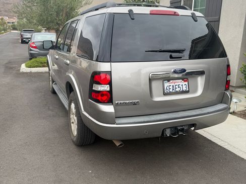 Used 2008 Ford Explorer XLT image 5
