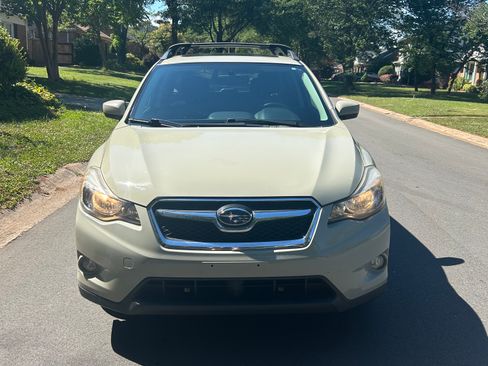 Used 2015 Subaru Crosstrek 2.0i Premium w/ Moonroof Package AWD/4WD image 4