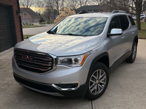 Used 2019 GMC Acadia SLE w/ LPO, Floor Liner Package image 13