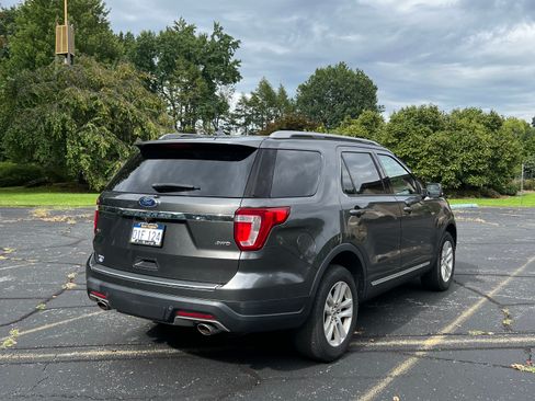 Used 2018 Ford Explorer XLT w/ Equipment Group 201A AWD/4WD image 10