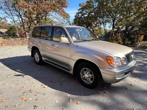 Used 2001 Lexus LX 470 4WD image 4