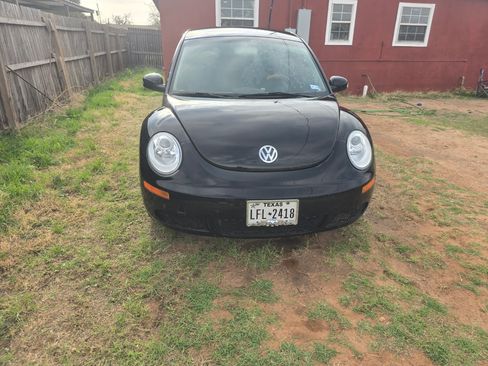 Used 2009 Volkswagen Beetle Coupe image 6