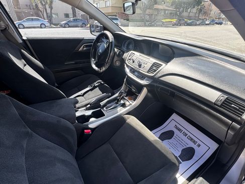 Used 2013 Honda Accord LX image 17