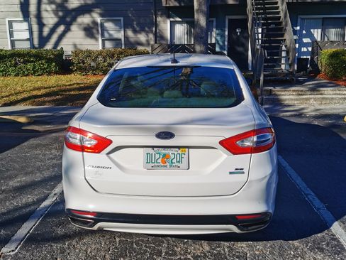 Used 2013 Ford Fusion SE image 9