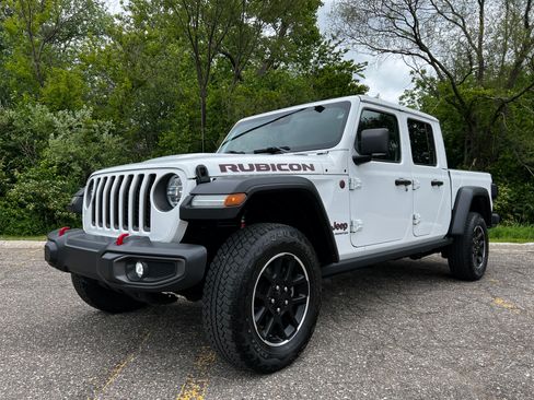 Used 2021 Jeep Gladiator Rubicon image 2