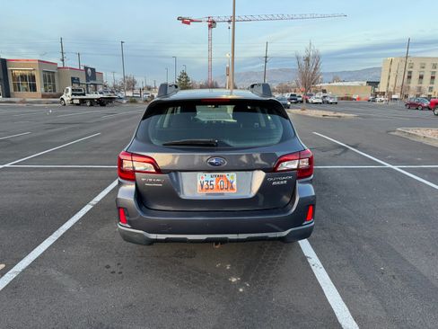 Used 2017 Subaru Outback 2.5i image 5