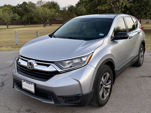Used 2017 Honda CR-V LX image 3