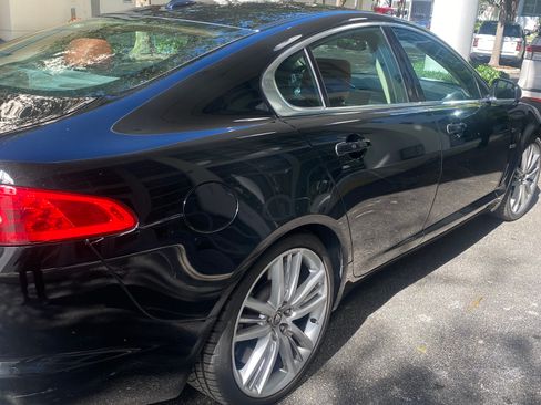 Used 2011 Jaguar XF Supercharged image 4