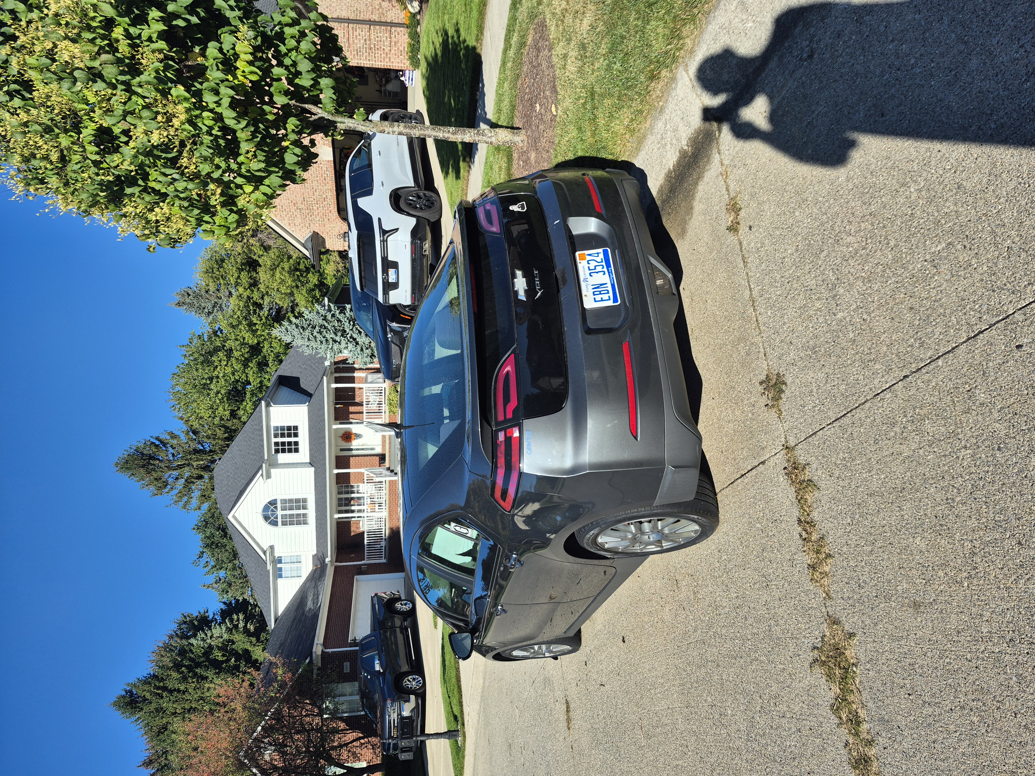 Used 2012 Chevrolet Volt FWD image 2
