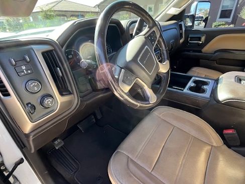 Used 2018 GMC Sierra 2500 Denali w/ Duramax Plus Package image 22
