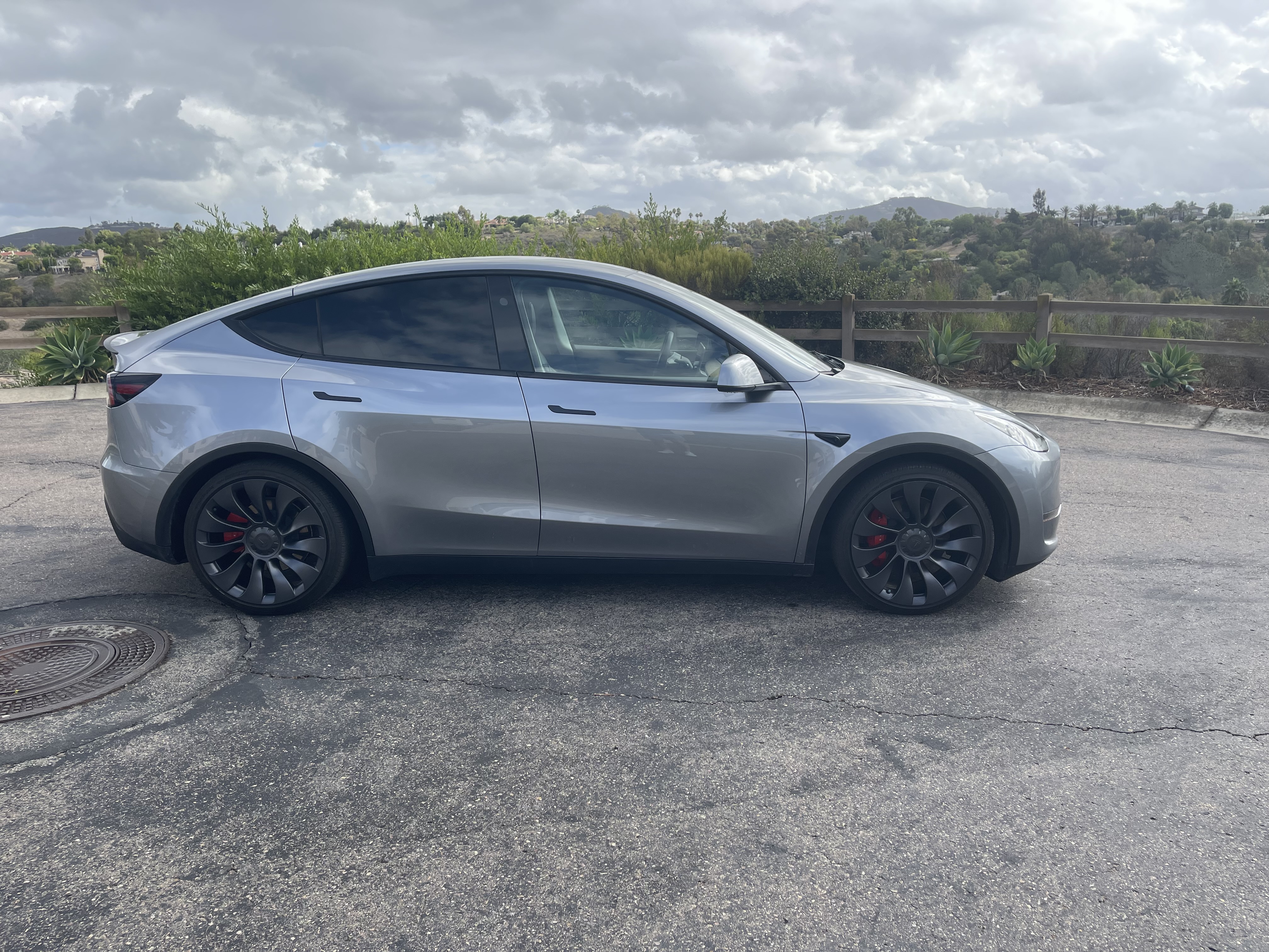 Used 2024 Tesla Model Y Performance AWD/4WD image 10