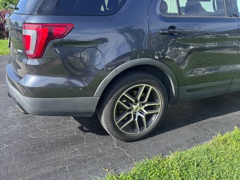 Used 2017 Ford Explorer Sport w/ Equipment Group 401A AWD/4WD image 11