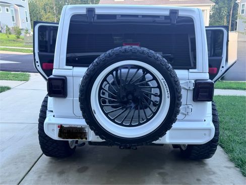Used 2021 Jeep Wrangler Unlimited Sport w/ Sun And Sound Package AWD/4WD image 16