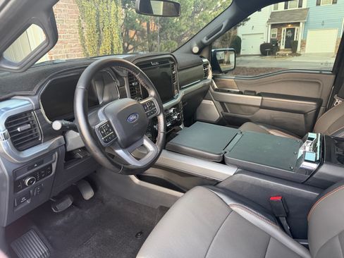 Used 2025 Ford F150 Lariat w/ Equipment Group 501A Mid image 11