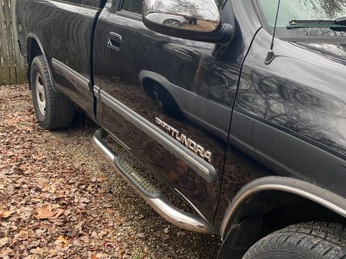 Used 2004 Toyota Tundra SR5 image 2