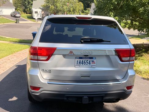 Used 2013 Jeep Grand Cherokee Limited w/ Trailer Tow Group AWD/4WD image 4