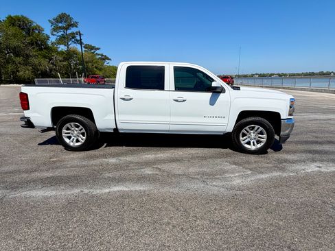 Used 2018 Chevrolet Silverado 1500 LT w/ All Star Edition image 6