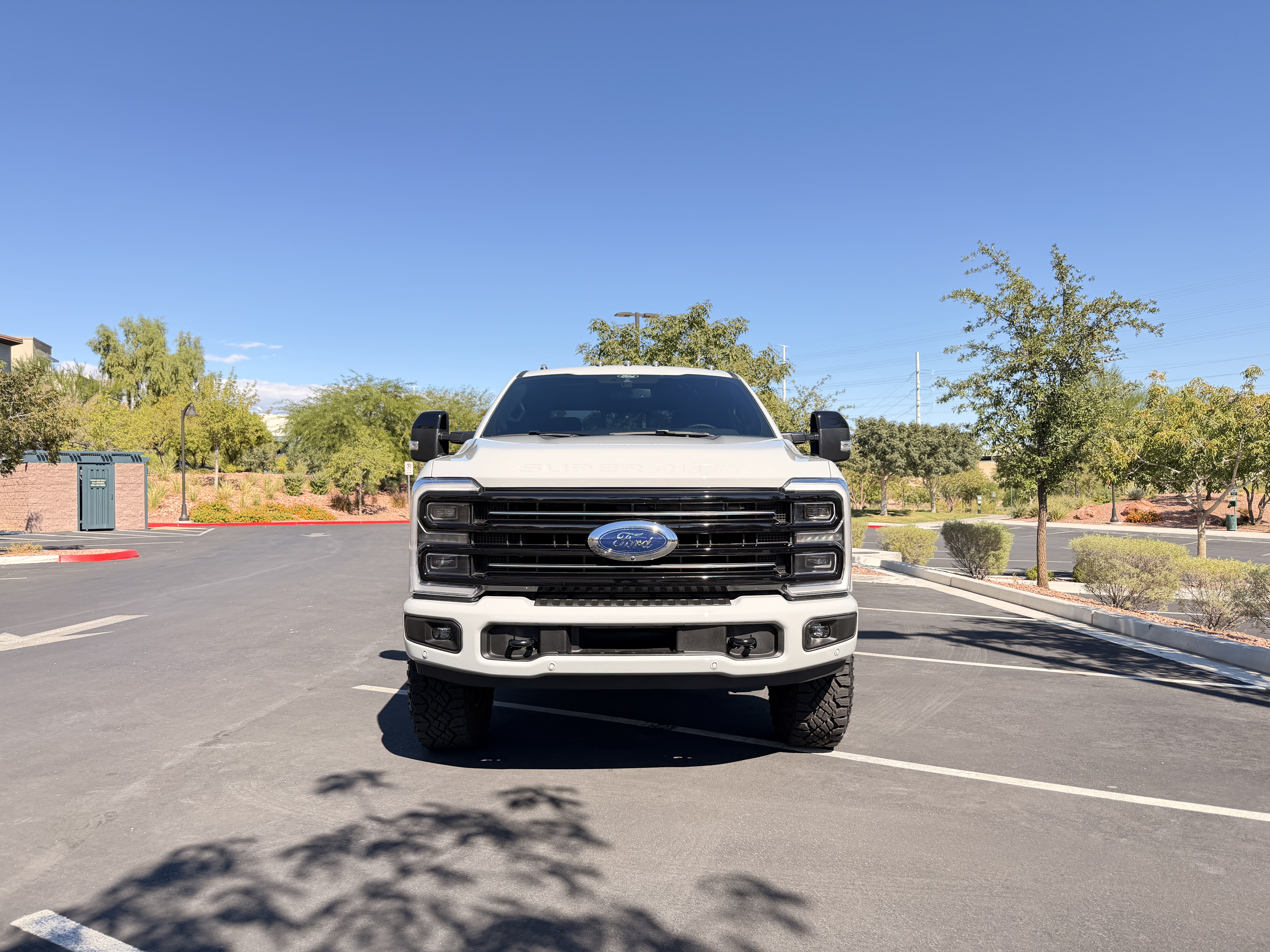 Used 2025 Ford F350 Platinum w/ Tremor Off-Road Package AWD/4WD image 1