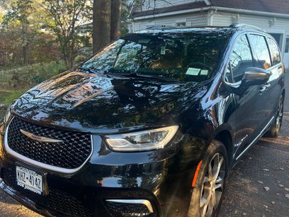 Used 2022 Chrysler Pacifica Pinnacle