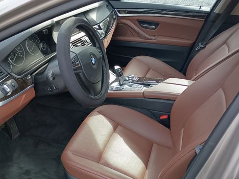 Used 2012 BMW 528i xDrive Sedan image 9