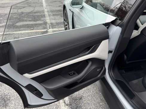 Used 2021 Porsche Taycan 4S image 14