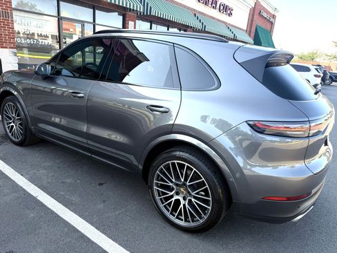 Used 2021 Porsche Cayenne Sport Utility 4D image 5