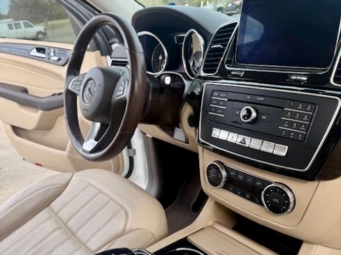 Used 2018 Mercedes-Benz GLE 350 350 Sport Utility 4D image 8