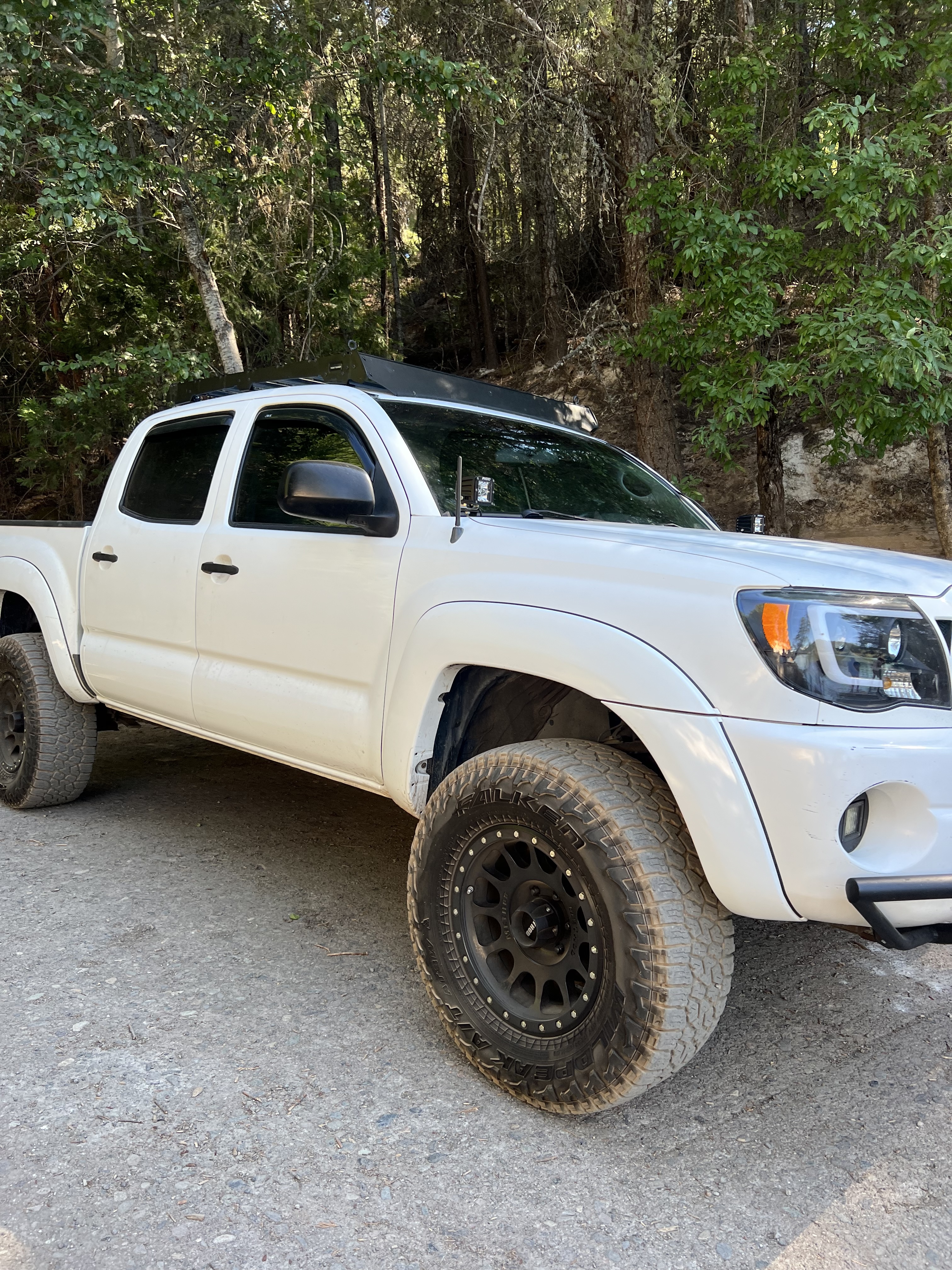 Used 2006 Toyota Tacoma PreRunner RWD image 1