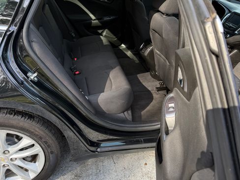 Used 2018 Chevrolet Malibu LT image 8