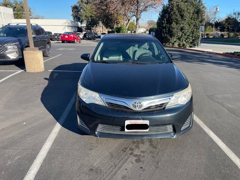 Used 2014 Toyota Camry LE image 10