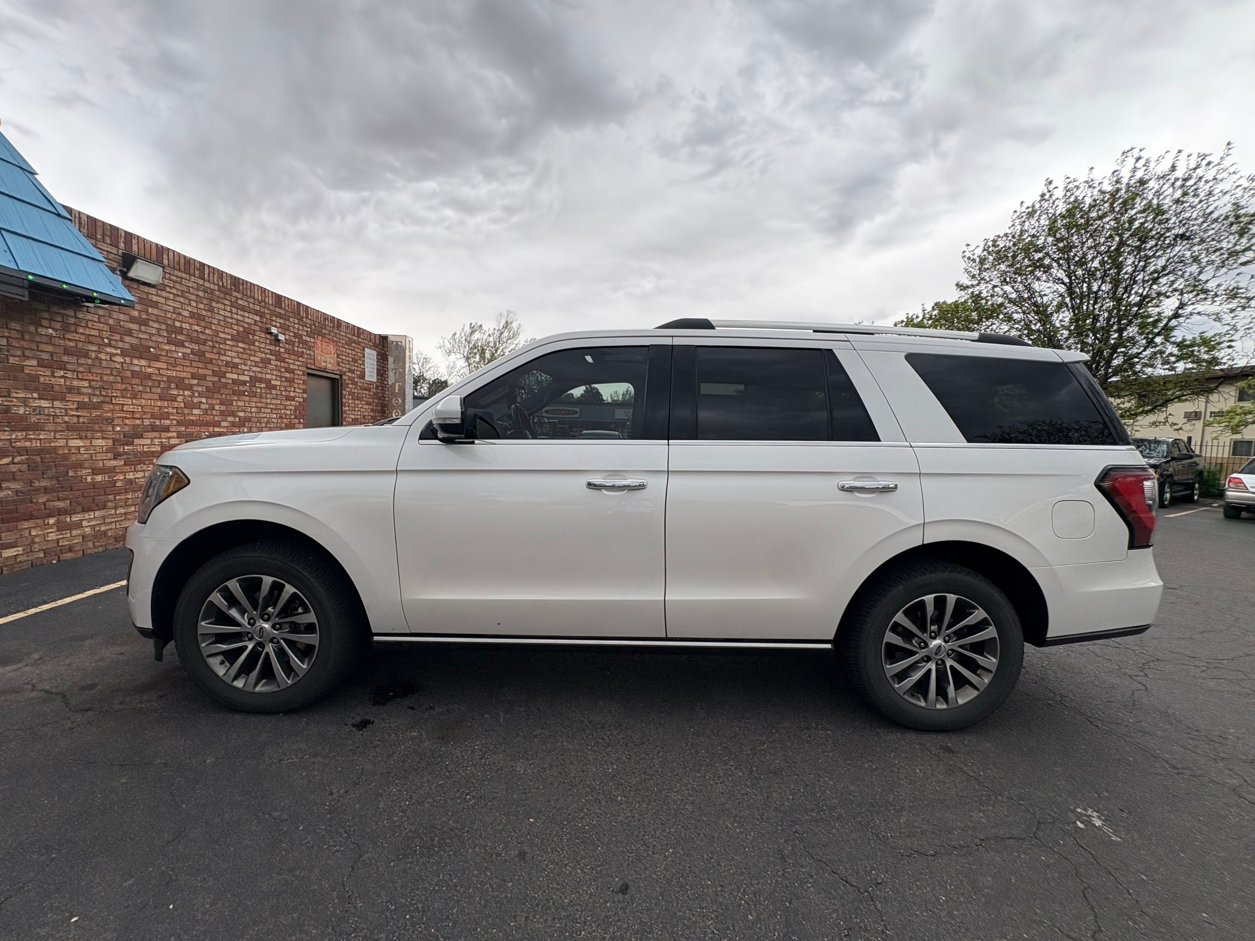 Used 2018 Ford Expedition Limited w/ Equipment Group 301A AWD/4WD image 1