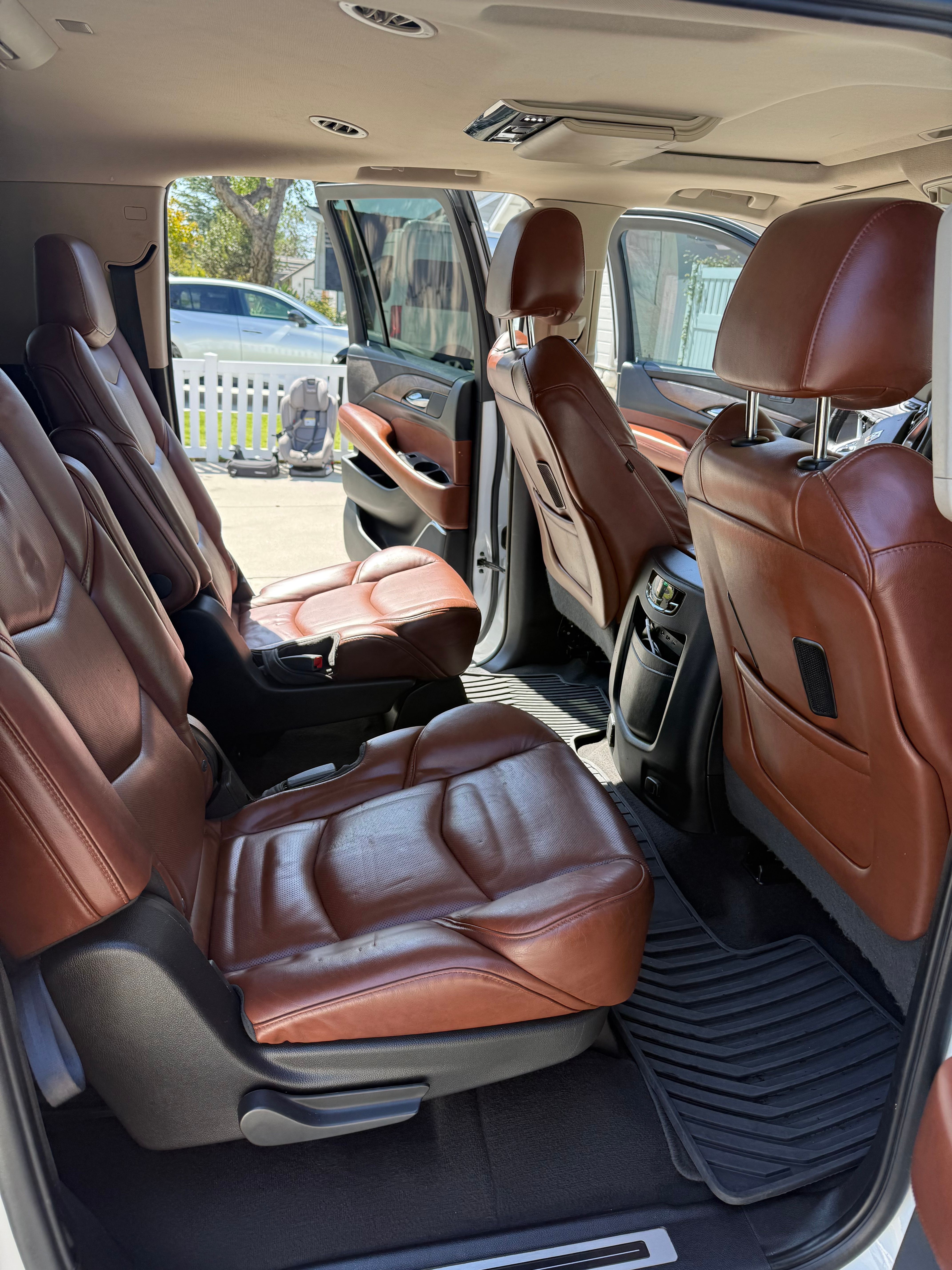 Used 2019 Cadillac Escalade ESV Premium Luxury AWD/4WD image 9