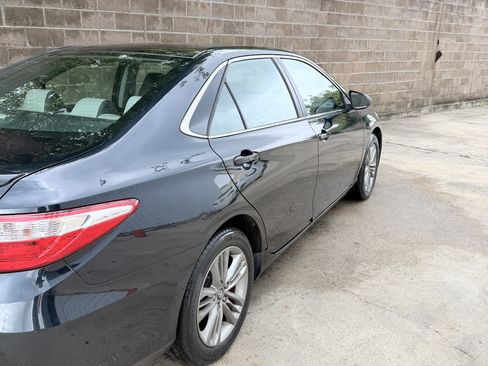 Used 2016 Toyota Camry SE FWD image 4