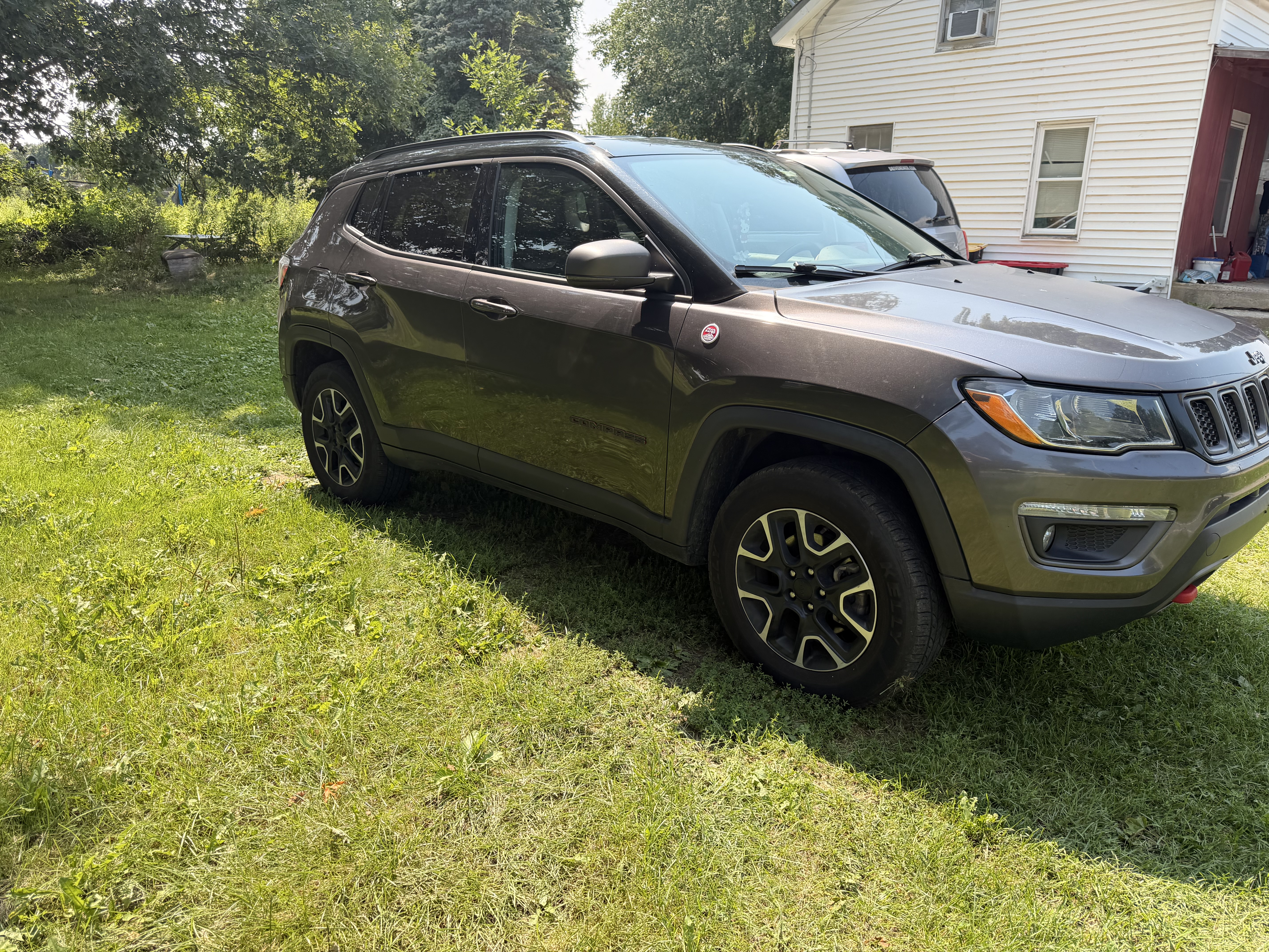 Used 2021 Jeep Compass Trailhawk AWD/4WD image 2