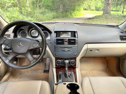 Used 2009 Mercedes-Benz C 300 4MATIC Sedan image 16
