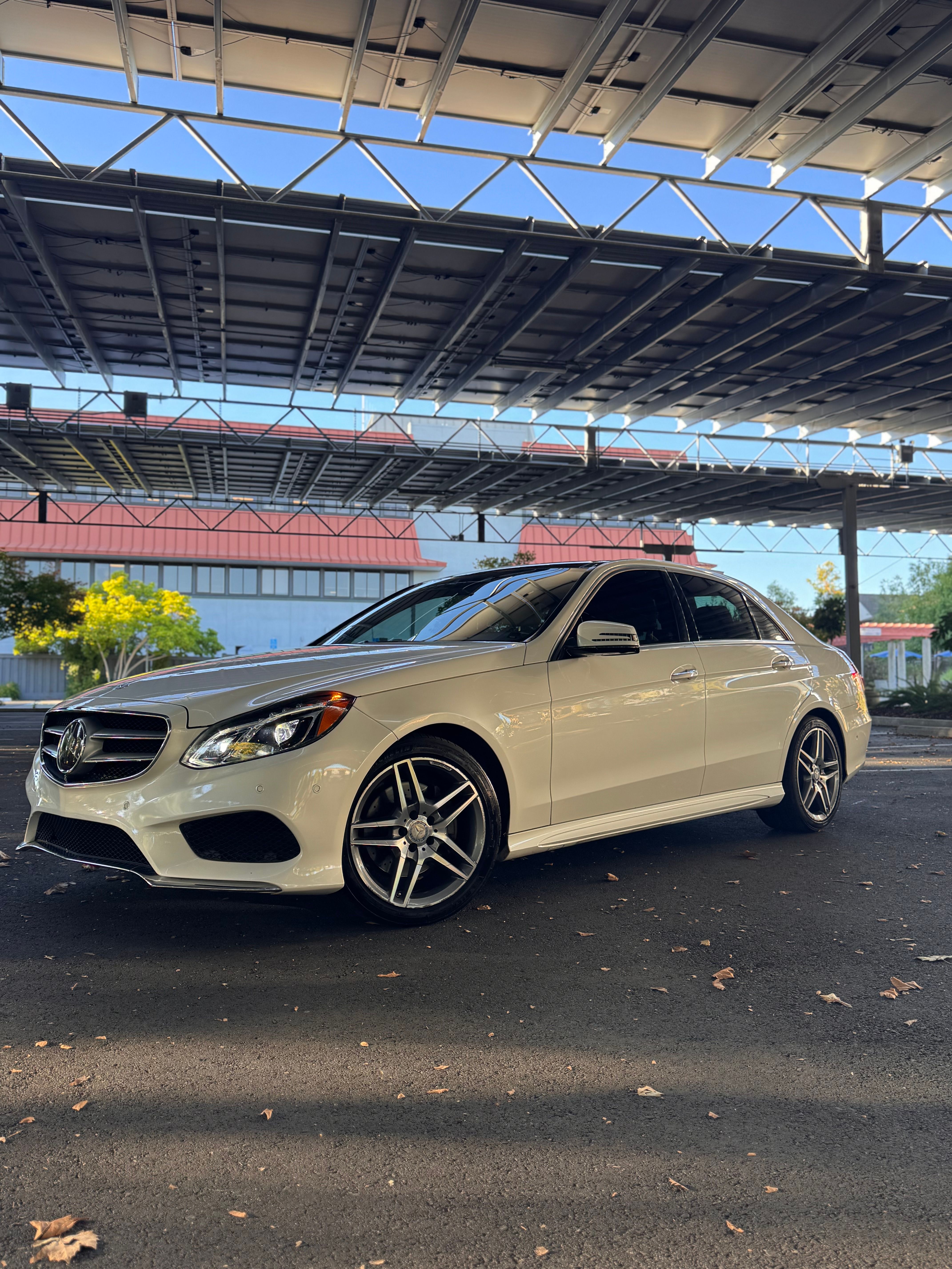 Used 2014 Mercedes-Benz E 350 Sedan image 1