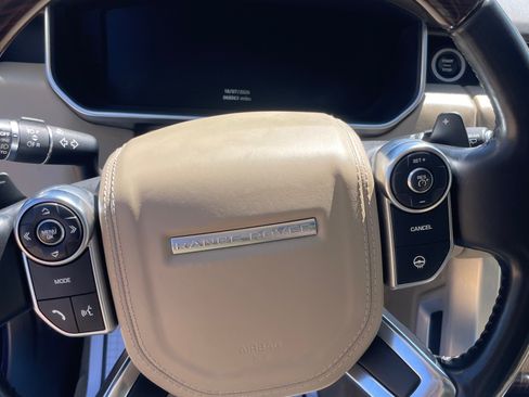 Used 2017 Land Rover Range Rover HSE AWD/4WD image 11