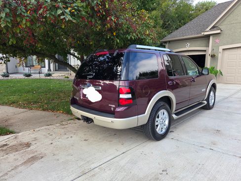 Used 2006 Ford Explorer Eddie Bauer image 6