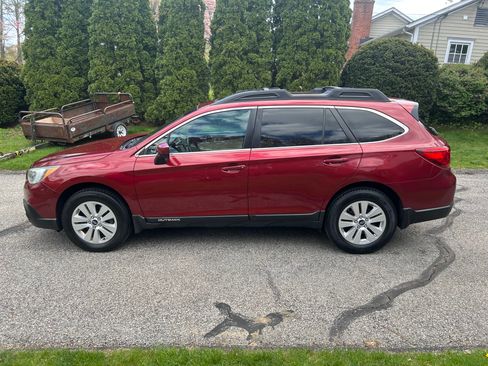 Used 2015 Subaru Outback 2.5i Premium AWD/4WD image 10