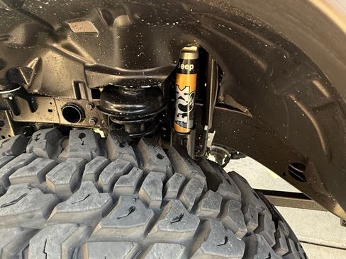 Used 2022 Jeep Wrangler Unlimited Rubicon w/ Trailer Tow Package AWD/4WD image 11