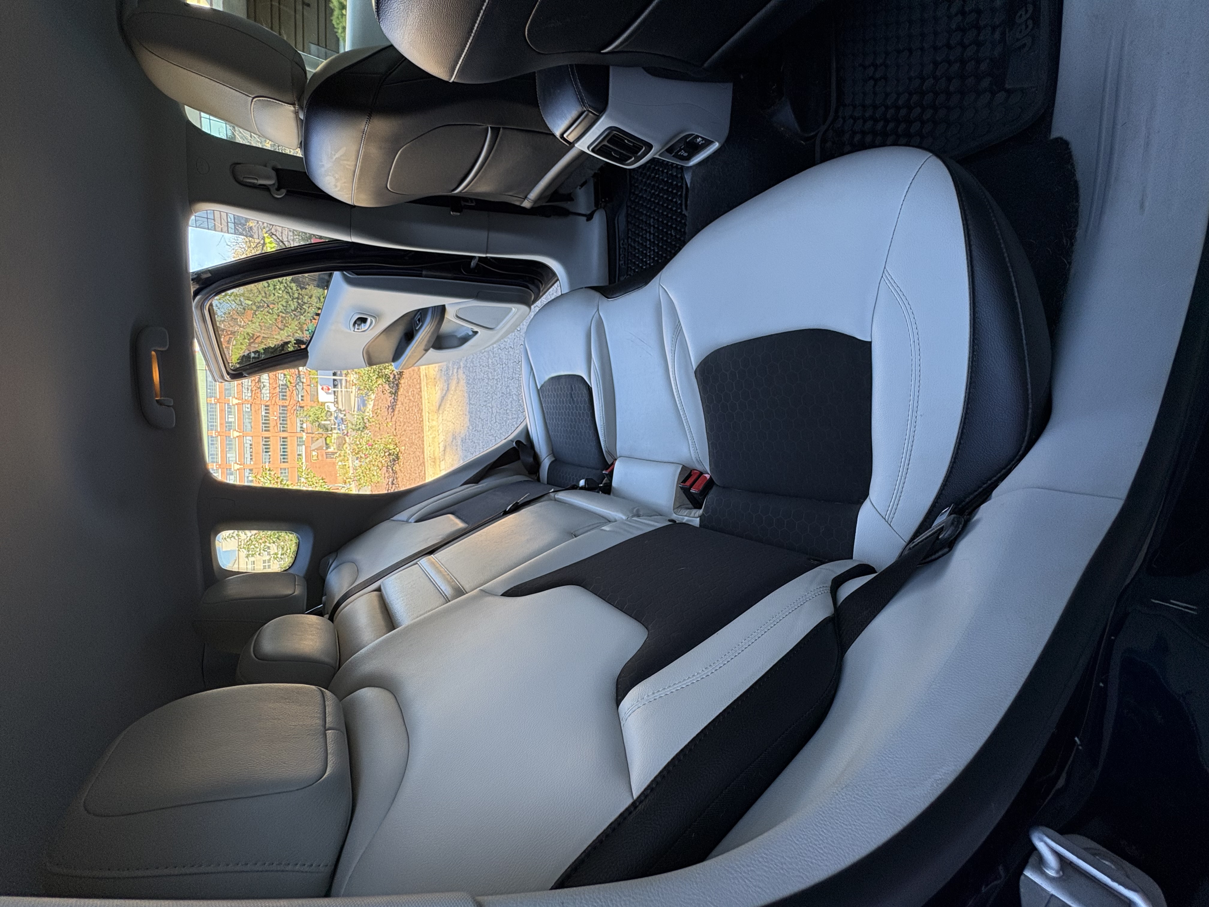 Used 2018 Jeep Compass Latitude w/ Popular Equipment Group AWD/4WD image 12