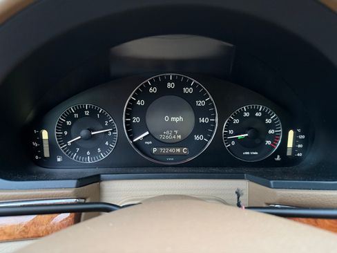 Used 2007 Mercedes-Benz E 550 Sedan image 14
