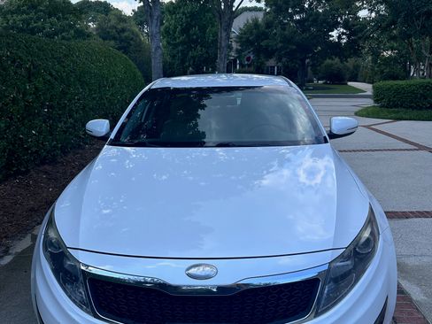 Used 2013 Kia Optima LX FWD image 2