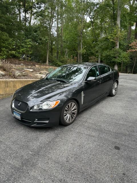Used 2011 Jaguar XF RWD image 1