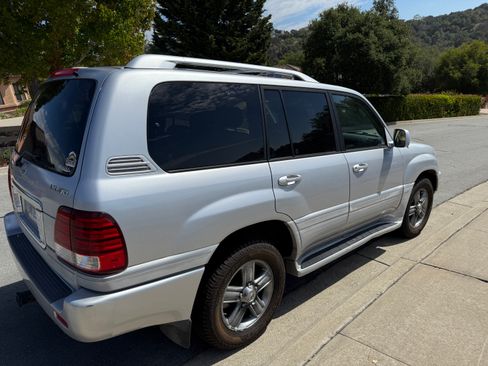 Used 2006 Lexus LX 470 470 Sport Utility 4D image 2