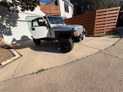 Used 2004 Jeep Wrangler 4WD image 6