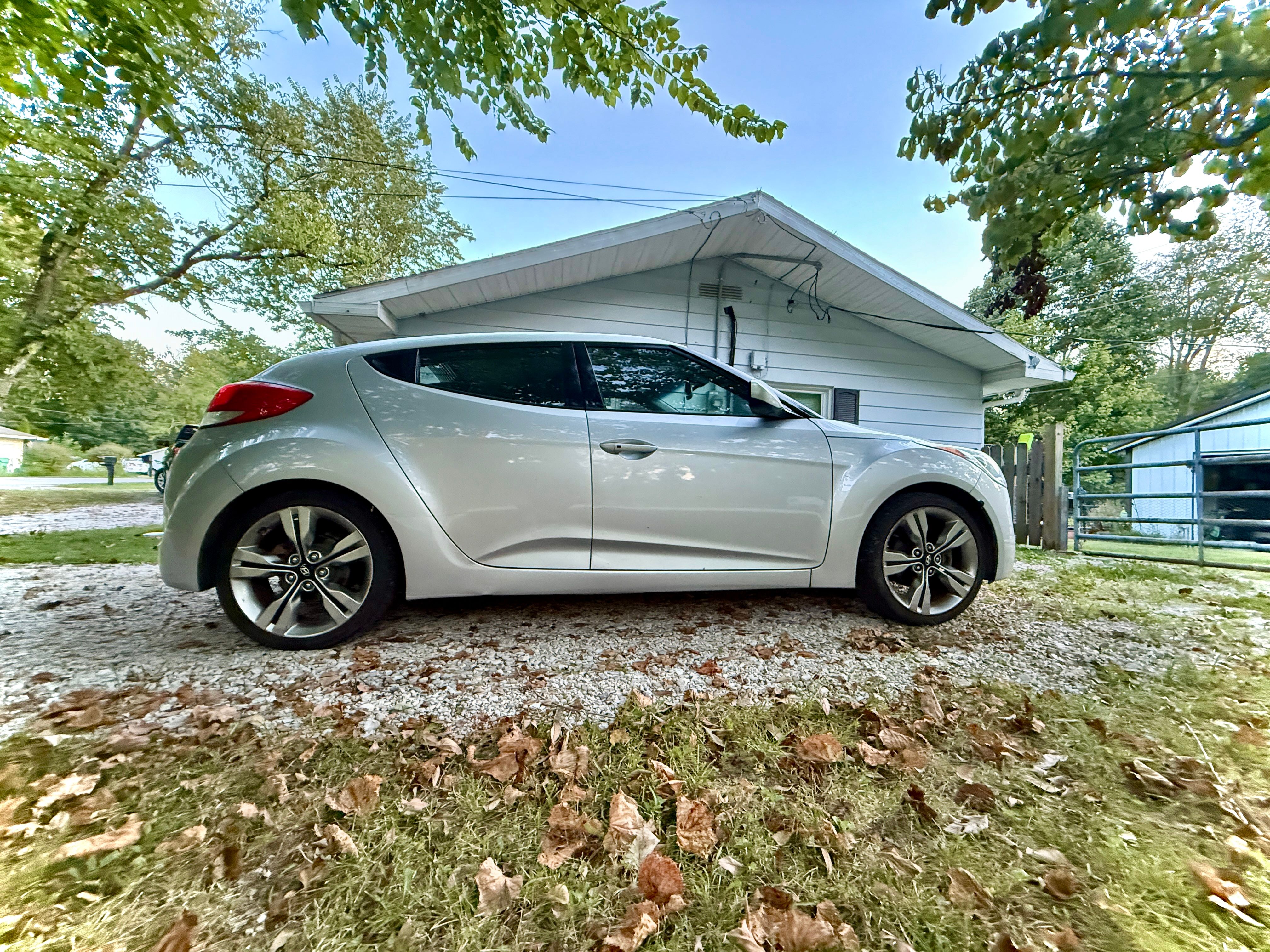 Used 2013 Hyundai Veloster w/ Style Pkg FWD image 1